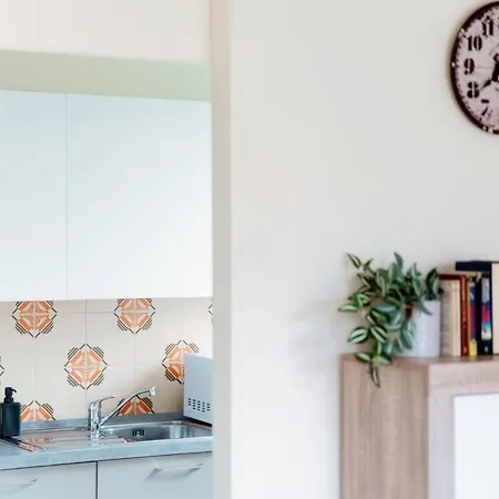 Pazzallo By Quokka 360 - Strategic Location Near The Motorway Exit Apartment *